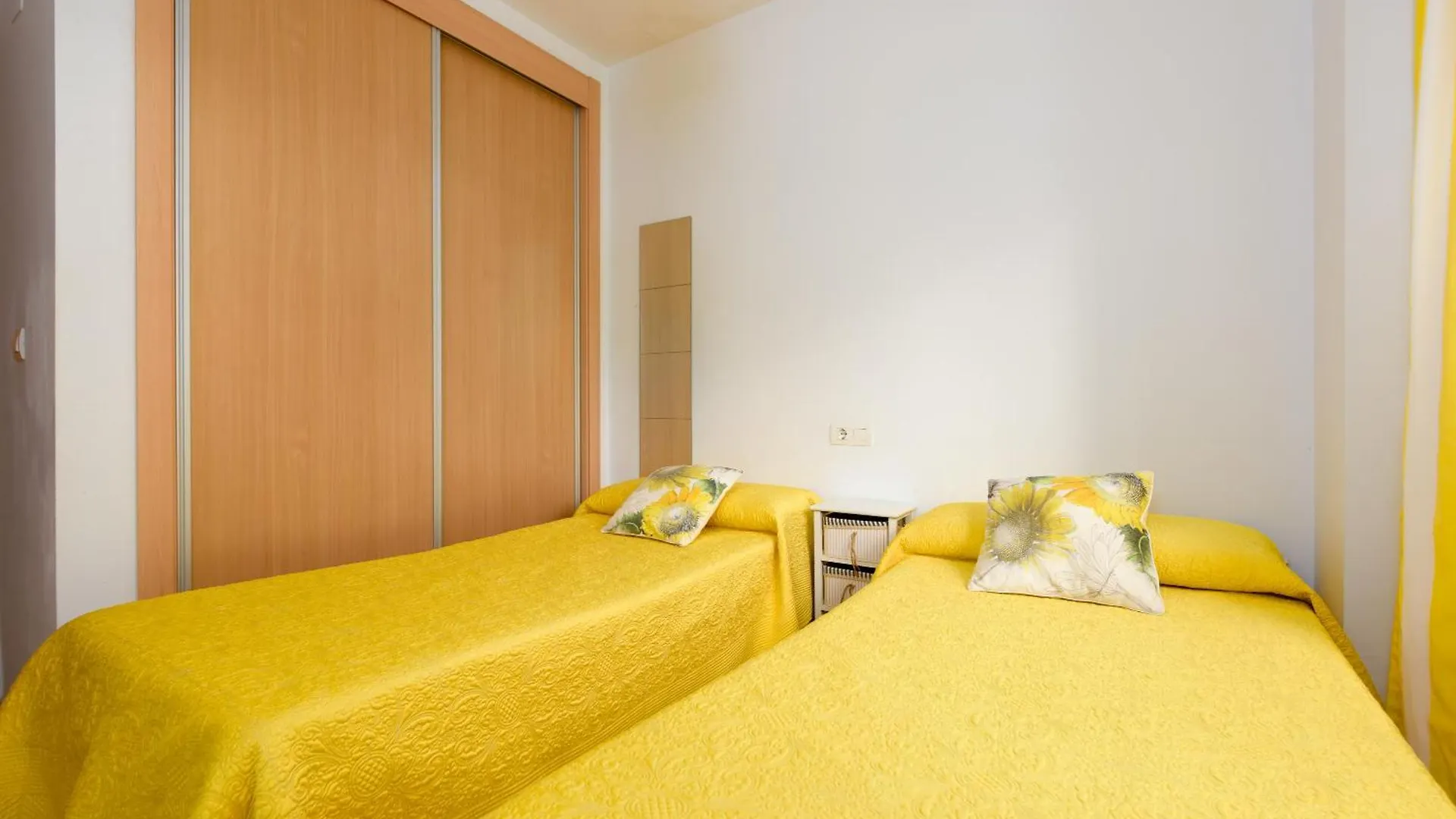 Casares Del Sol Apartment