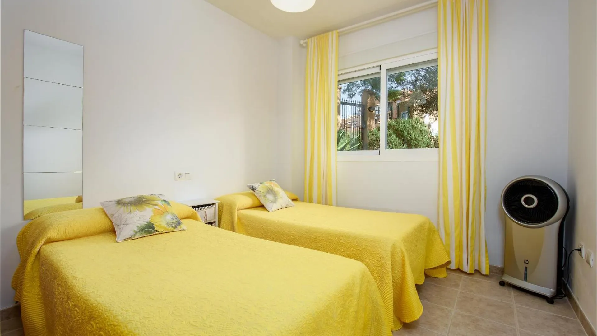 Casares Del Sol Apartment