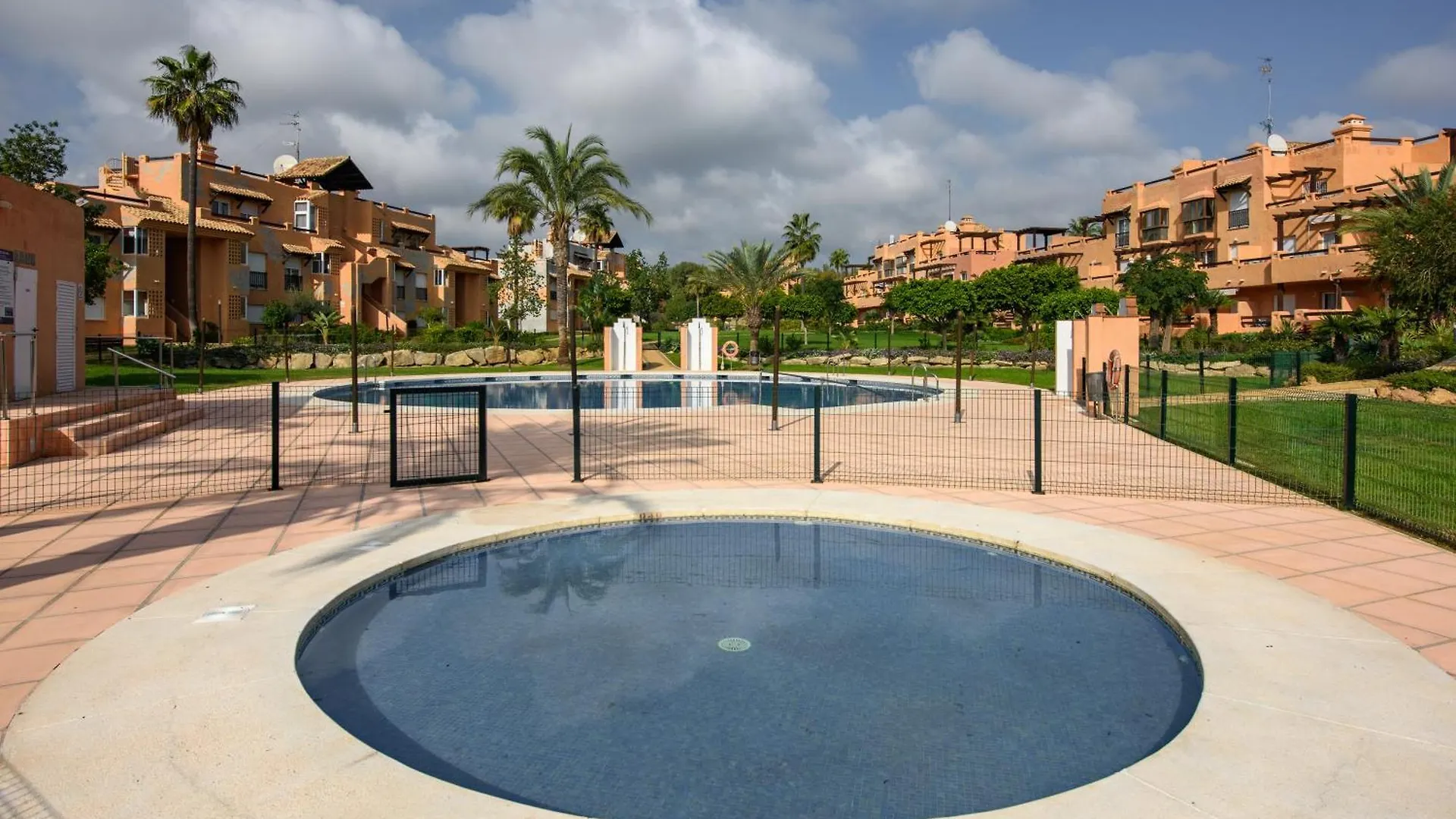 Casares Del Sol Apartment 0*,