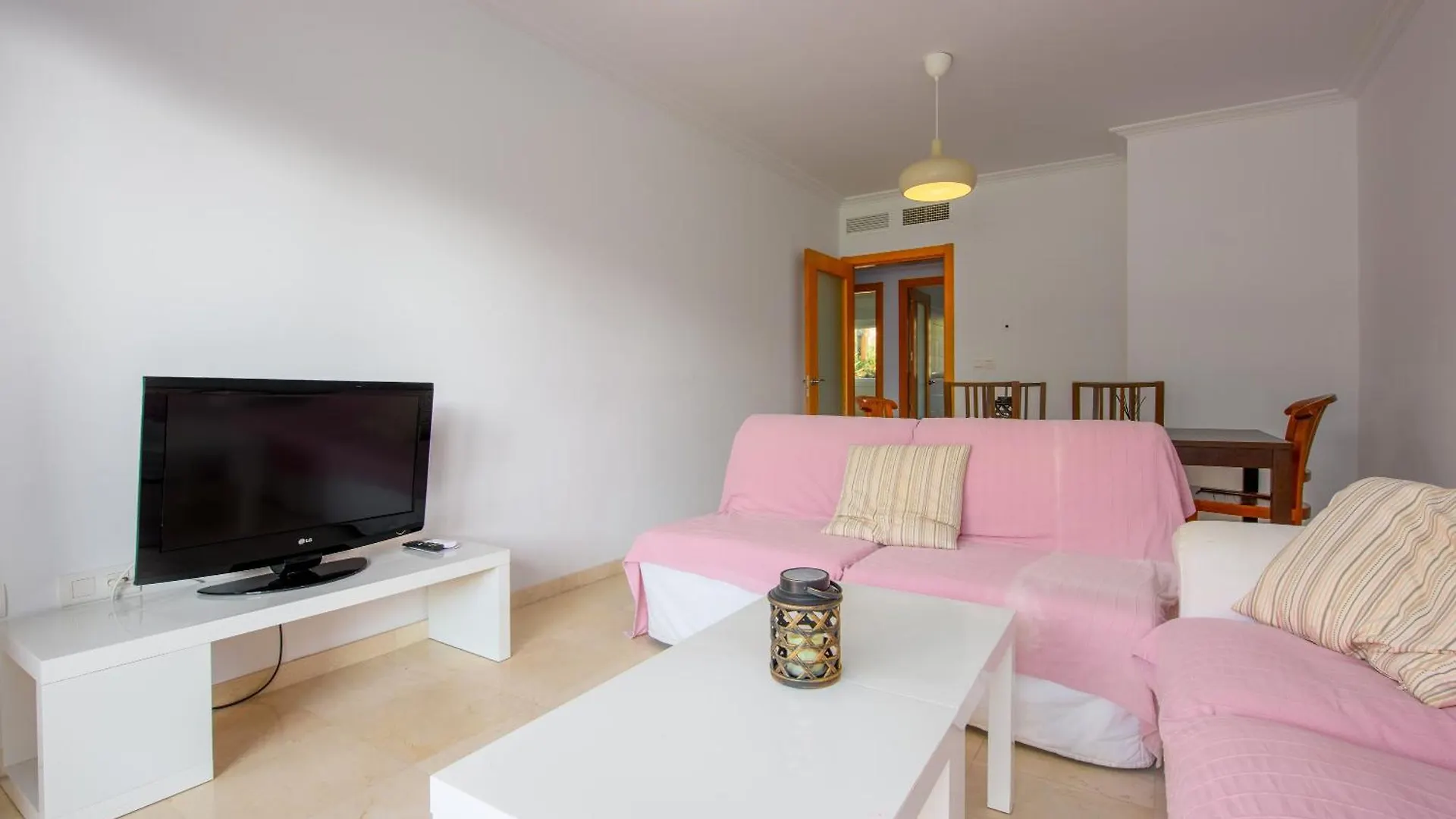 Casares Del Sol Apartment